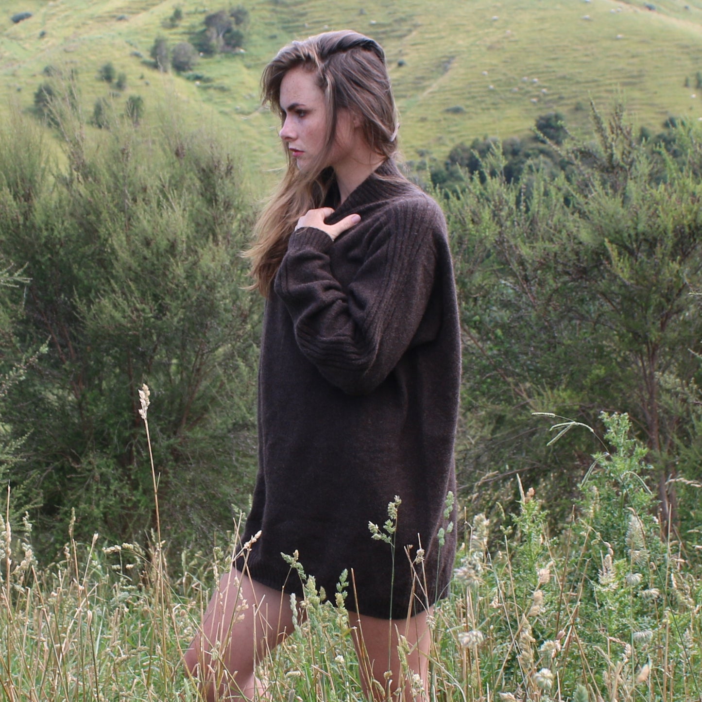 Unisex sports stripe sweater in colour kiwi. Side